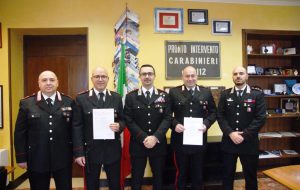 Bloccano senza incidenti Ape Car contromano sulla SS7: insigniti due Carabinieri