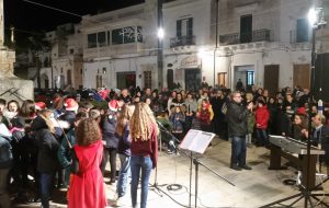Carovigno: finita l’attesa per l’accensione dell’albero e delle luminarie natalizie