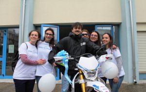 Realizzato il sogno di Giovanni, 16enne di Ostuni che ha sconfitto il linfoma Non Hodgkin: Make-A-Wish® Italia gli regala l’amata motocicletta