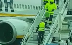 L’ENAC avvia indagine su attività di de-icing degli aerei presso l’Aeroporto di Brindisi