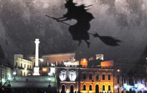 La Befana vien di mattina… dal tetto del Teatro Verdi