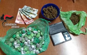 200 grammi di marijuana in camera da letto: arrestato 21enne