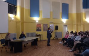 Le  quinte dell’IISS Marzolla Simone Durano incontrano il Sottosegretario Giuliano per parlare di Esami di Stato