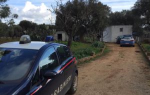 Tragedia a Carovigno: spara la moglie poi si suicida