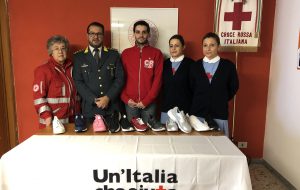 La CRI di Fasano dona 231 paia di scarpe alle famiglie bisognose
