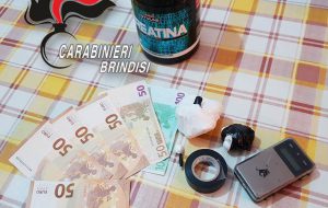 Avevano 170 grammi di cocaina purissima e 300 grammi di sostanza da taglio: arrestati barista e cameriere