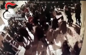 Firmata l’ordinanza per la chiusura dei locali a mezzanotte