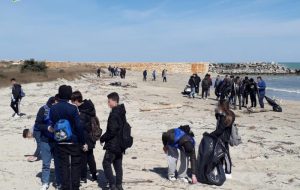 Marevivo sceglie Torre Guaceto: alunni in Riserva per lo studio del marine litter