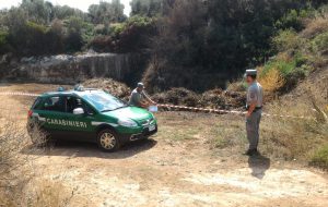 Costruzione abusiva e rifiuto selvaggio sui colli ostunesi: una denuncia