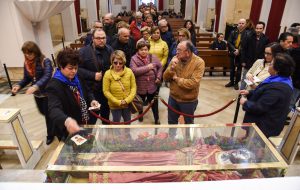 Erchie si prepara per la processione del 1° maggio con i corpi di S. Lucia e Sant’Irene