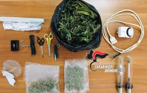 Nasconde l’erba nella trapunta e nella lavatrice: arrestato 34enne