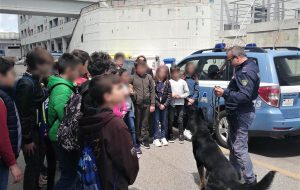 I piccoli studenti di Cisternino in visita alla Questura di Brindisi