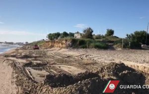 Furto di sabbia nella Riserva Protetta di Torre Guaceto: due denunce