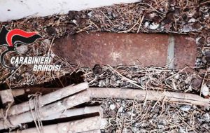 Un pensionato trova ordigno bellico in casa di campagna: intervengono gli artificieri