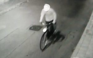 Ladro di biciclette incastrato dalle telecamere: denunciato