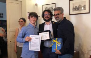 FAI Brindisi: consegnata la “targa del cuore” allo studente che ha promosso la raccolta firme per l’ex Convento dei Frati Domenicani di Mesagne