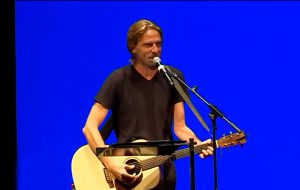 Un omaggio a Giorgio Gaber apre Un’emozione chiamata libro 2019