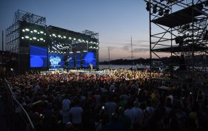 Battiti live incanta Brindisi: video e foto