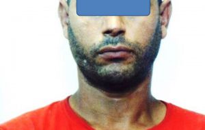 Offre passaggio ad autostoppista e lo rapina: arrestato marocchino