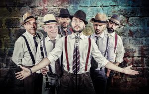Con “I Contrabbandisti” l’estate brindisina si colora di swing