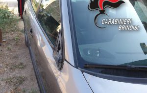 Investe extracomunitario e scappa: arrestato 26enne. L’auto era era senza assicurazione e revisione