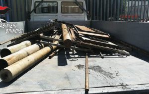 Rubano ferro in un immobile delle FF.SS.: arrestati due francavillesi