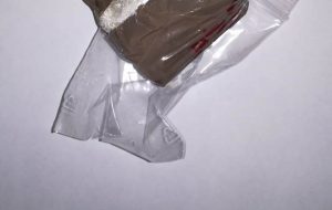 In auto contromano e con 30 grammi di coca: arrestato