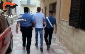 Furto di telecamere: due arresti e due denunce