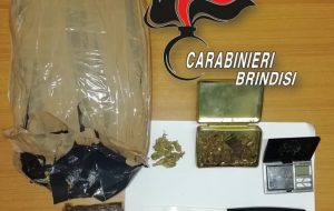 Deteneva in casa oltre 1 Kg. di stupefacenti: arrestato
