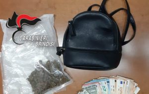 Sorpresi in auto con 60 grammi di marijuana e €. 1.430 in contanti: arrestati