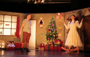 Famiglie a teatro: il 26 dicembre al Verdi c’è “La bottega dei giocattoli”
