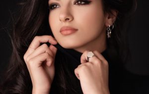 Venerdì 22 a La Feltrinelli Point di Brindisi firmacopie con Elisa Maino, la muser più seguita in Italia