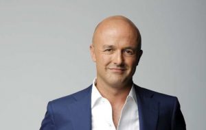 Gianluigi Nuzzi a Brindisi: il conduttore di Quarto Grado presenta “Giudizio Universale” a La Feltrinelli