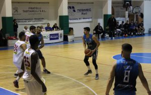 La Dinamo domina a Monopoli: pioggia di bombe e vittoria netta