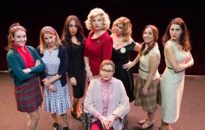 Otto donne e un mistero: sold out al Teatro comunale di Mesagne