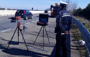 Polizia locale Mesagne: controlli su condotta di guida e vendita itinerante