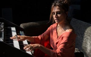 Martedì 25 a Mesagne il concerto di Chiara Civello