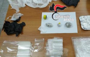 In giro con eroina, a casa marijuana: arrestato 38enne