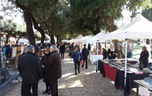 Domenica in Villa: a Mesagne torna il mercatino dell’antiquariato e degli hobbisti
