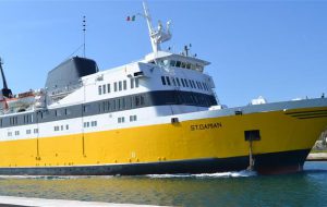 Rifiuti illegali sul traghetto Brindisi-Valona: sei arresti