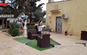 In casa avevano oggetti rubati in una villa di Brindisi: denunciate due persone
