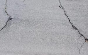 Crepe sul cavalcavia via Togliatti: il Comune esegue saggi: “non ci sono cedimenti strutturali”