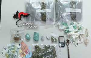 Fermati con oltre 250 grammi tra hashish e marijuana