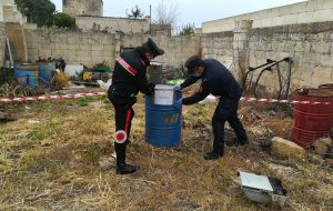 Rifiuti stoccati abusivamente in azienda agricola di Brindisi: denunciata la proprietaria