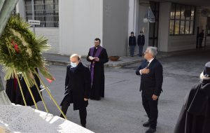 Festa della Polizia 2020: Questore e Prefetto depongono corona al monumento ai caduti