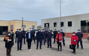 La Marina Militare partecipa alla consegna dei pacchi alimentari