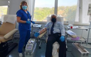 Il Questore Rossi risponde all’appello del Trasfusionale e dona il sangue