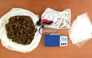 Beccato con 135 grammi di marijuana: arrestato