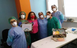 L’Associazione Cuore di donna dona 100 mascherine all’UOC di Oncologia dell’Ospedale Perrino