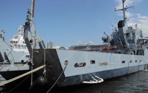 Contrabbando di sigarette e cialis: arrestati cinque militari